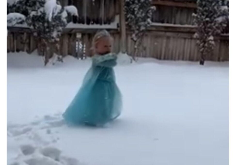 Madelyn deu um show no meio da neve