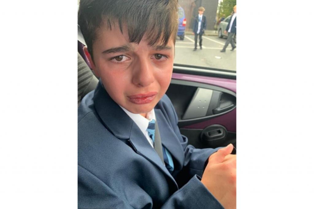 Garoto de 12 anos chora diariamente após sofrer bullying