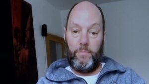 Andrew está em autoisolamento em casa, no sudoeste de Londres, e afirmou que já teve gripes piores