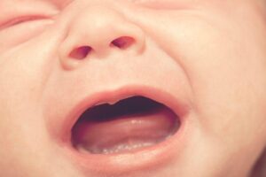 Os policiais conseguiram salvar a criança