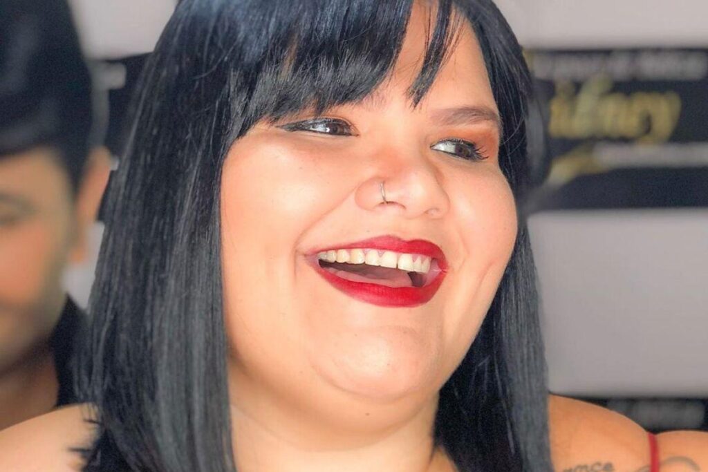 Ela está no nono mês da gestação