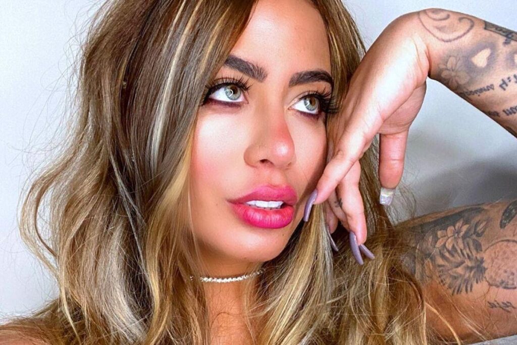 Ela estaria no sexto mês de gestação