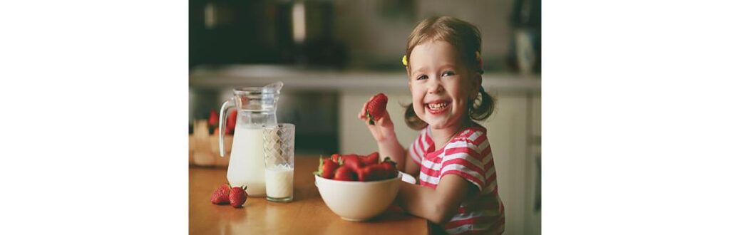 Começa a distribuição de cartões cesta básia no Rio de Janeiro após cancelamento das aulas