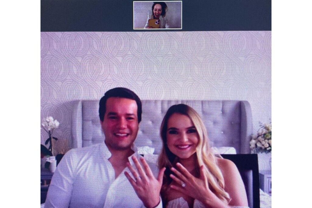 Casais se casam por videoconferência para não precisar adiar a data devido ao coronavírus