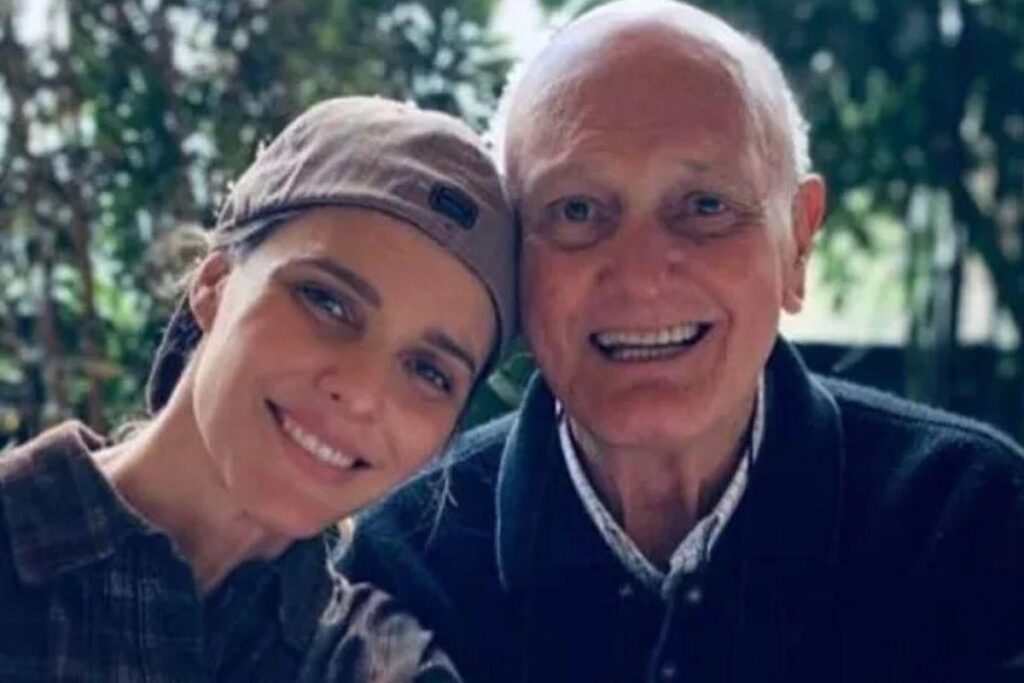 A apresentadora disse que ele está “lutando pela vida”