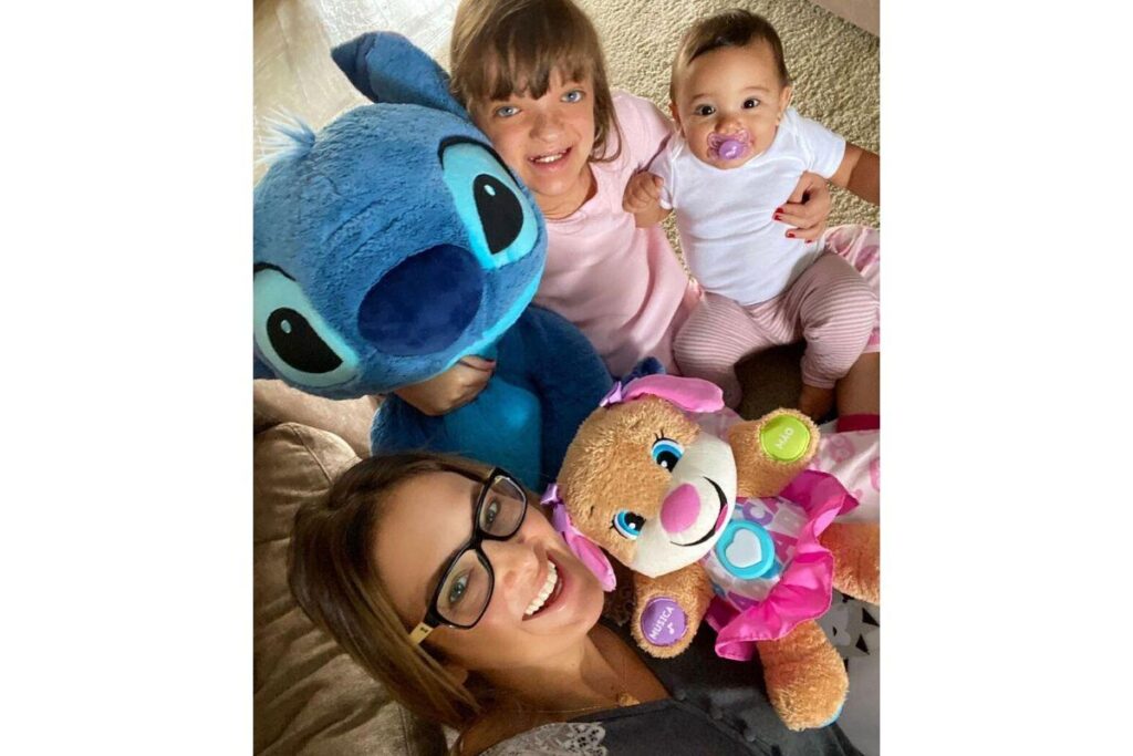 Ticiane Pinheiro e César Tralli com Rafa e Manu