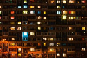 A menina foi levada às pressas para o hospital após o acidente