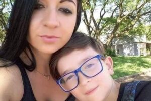 A mãe teria dado uma superdosagem de remédios para o filho