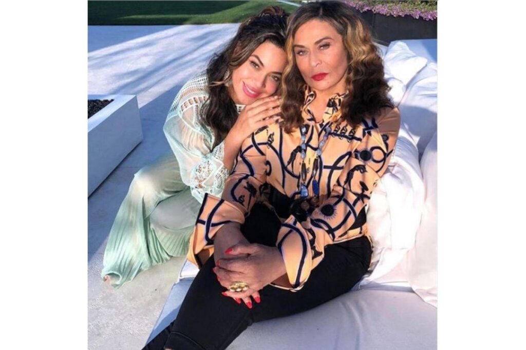 Mãe de Beyonce compara fotos dela e da filha quando eram bebês