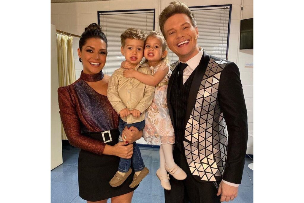 Thaís Fersoza ao lado do marido Michel Teló e os filhos Teodoro e Melinda