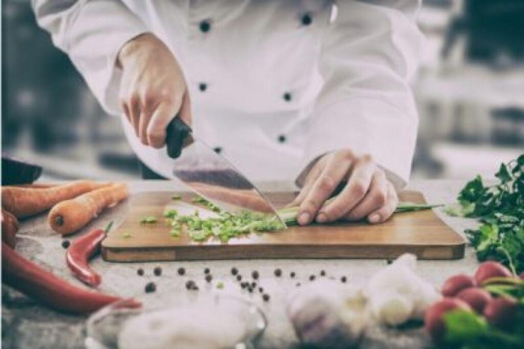 Prefeito de São Paulo anuncia data para reabertura dos restaurantes