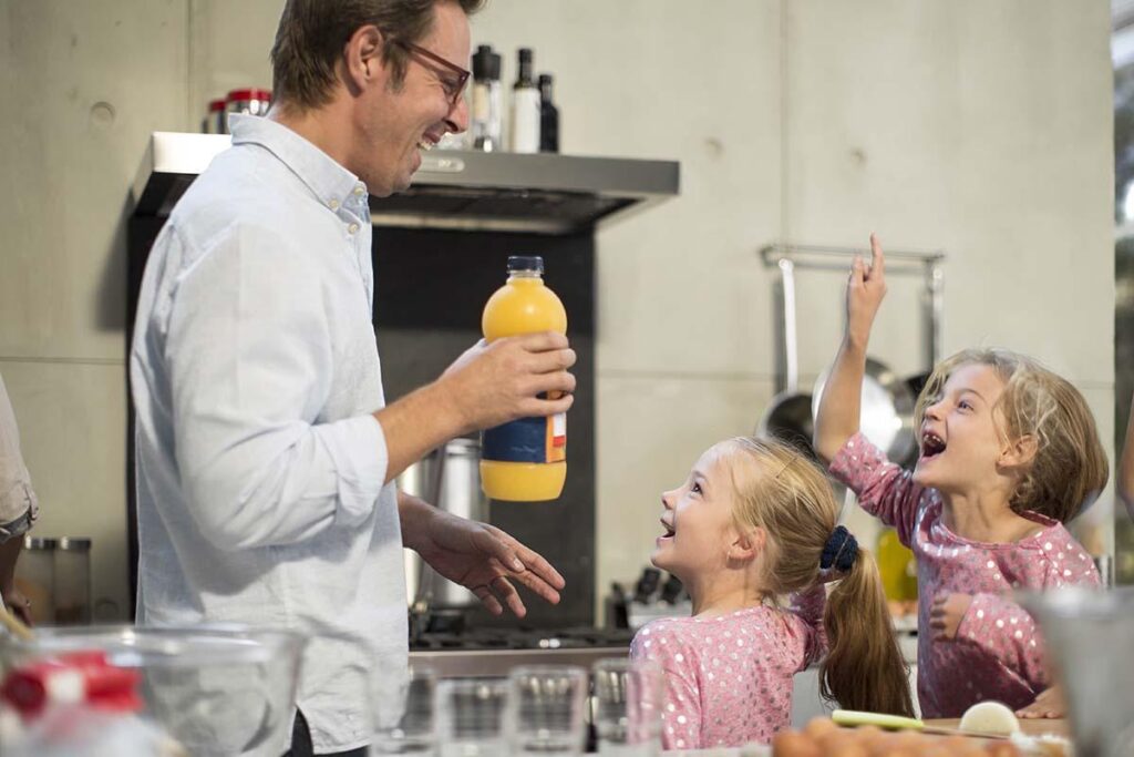 Eles irão divulgar um livro de receitas infantil