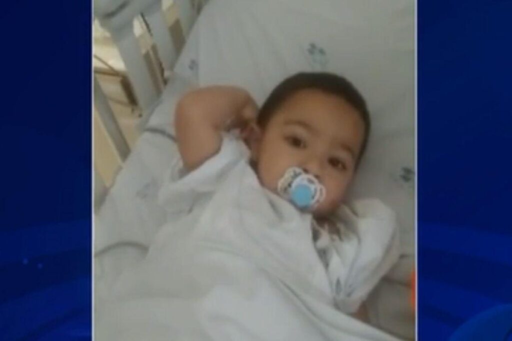 Os médicos disseram que agir rápido garantiu a sobrevivência do menino