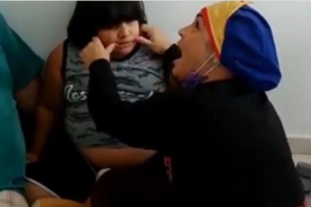 Dentista encontra forma de atender paciente com autismo