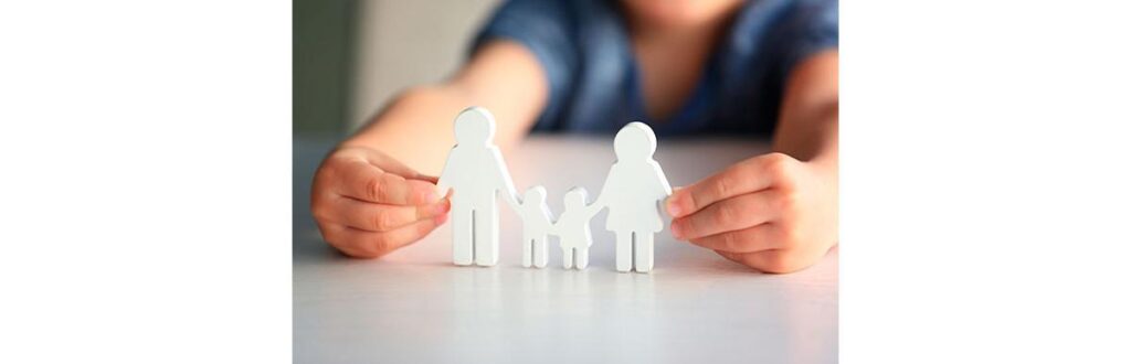 Para quem quer adotar no Brasil, o primeiro passo é ir até a Vara da Infância da cidade em que mora