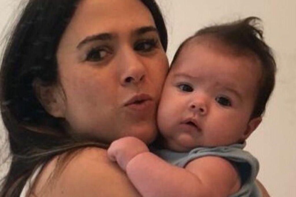 A apresentadora mostrou que Clara Maria já sabe “conversar”!