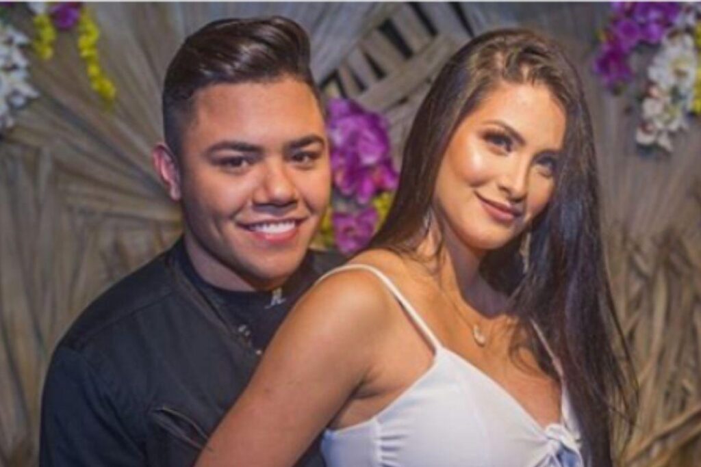 Miguel mora com a mãe em Vitória