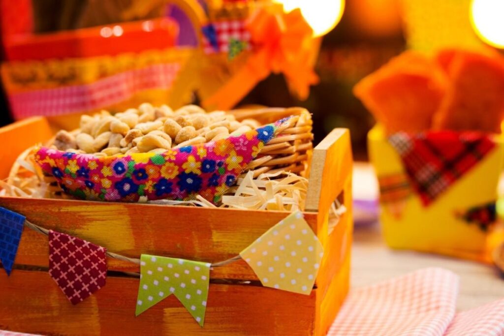 Casa prepara festa junina delivery para idosos