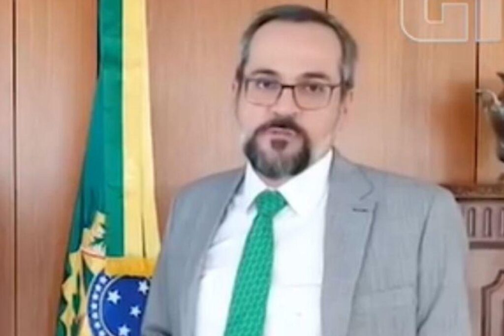 Ele assumirá outro cargo em um banco mundial