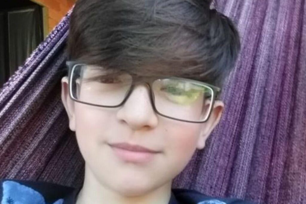 A mãe teria dado uma superdosagem de remédios para o filho