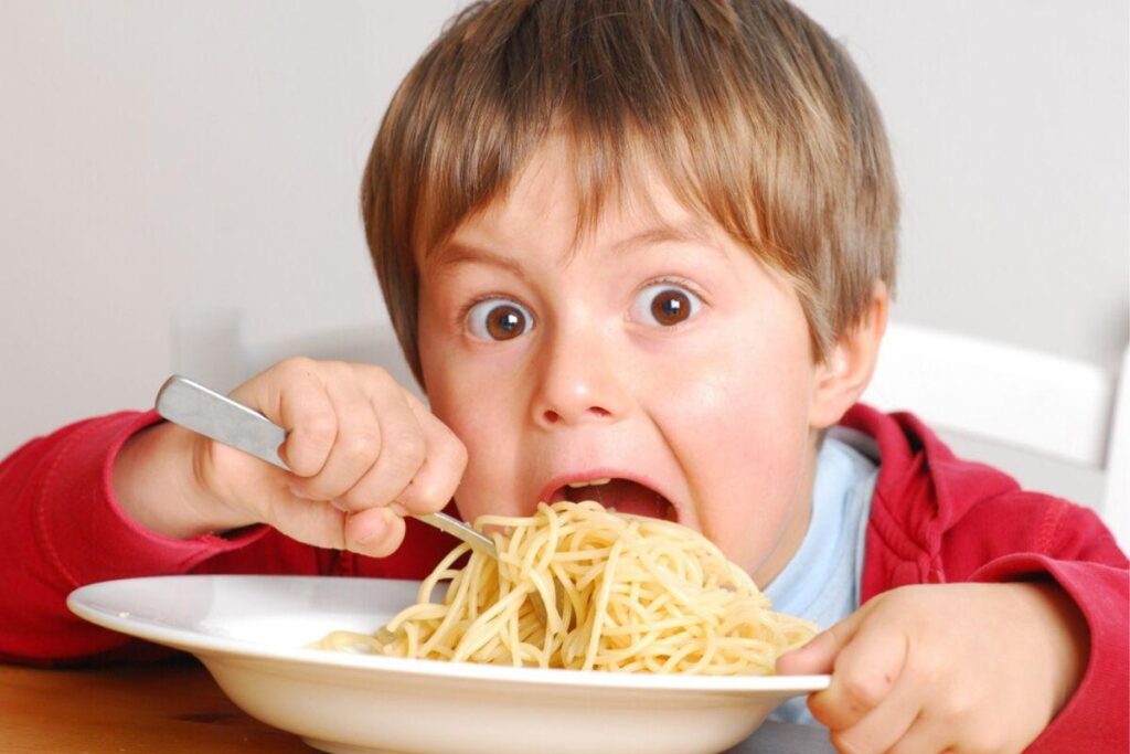 O que fazer quando seu filho querer comer demais