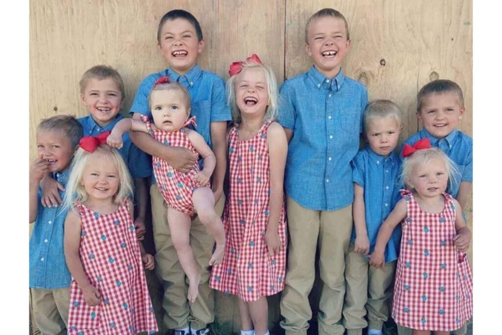 As crianças nasceram tão próximas que chegam a ter a mesma idade, durante certa época do ano