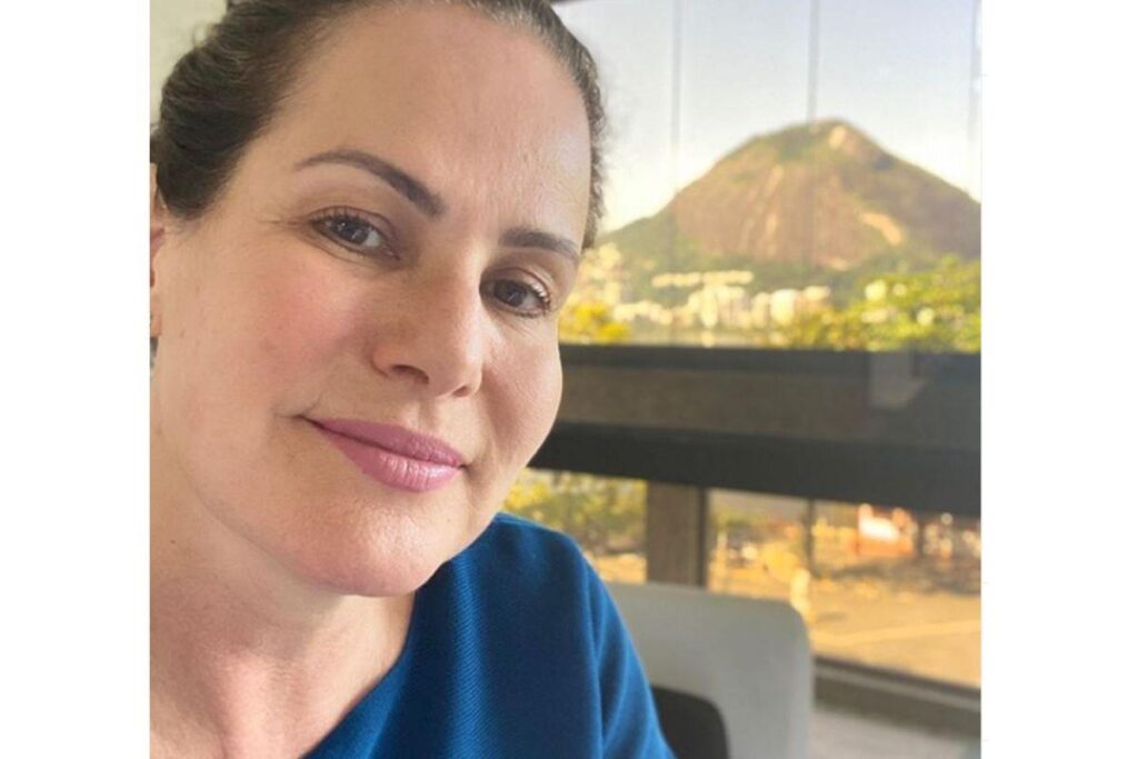 Renata Ceribelli comemora aniversário dos filhos gêmeos em foto rara