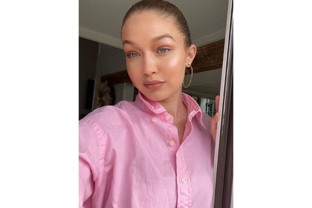 Gigi está sendo criticada por “esconder” a barriga de grávida