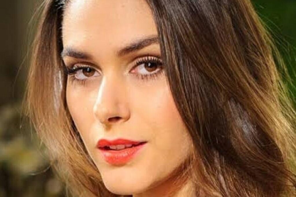 Ela deu à luz Leo nos Estados Unidos