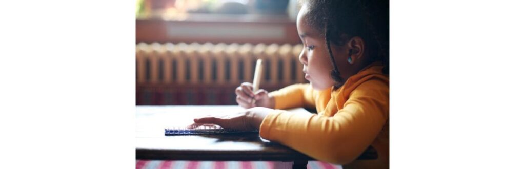 O número de crianças com o próprio celular aumentou