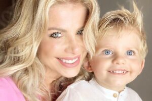 Karina é mãe de Enrico, fruto de uma produção independente