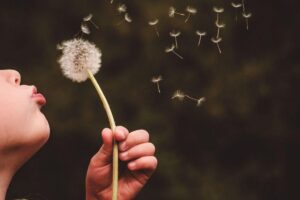 Sintomas comuns de gripe ou resfriado se tornaram preocupação maior por conta da pandemia