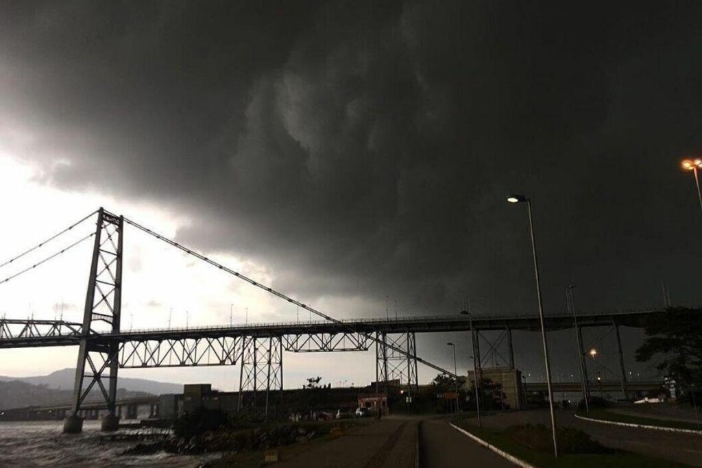 O fenômeno deve chegar na quarta-feira da próxima semana