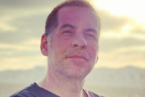 Leandro falou sobre a relação com o irmão e lembrou da infância dos dois