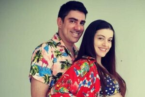 A mãe de primeira viagem está no sexto mês da gestação