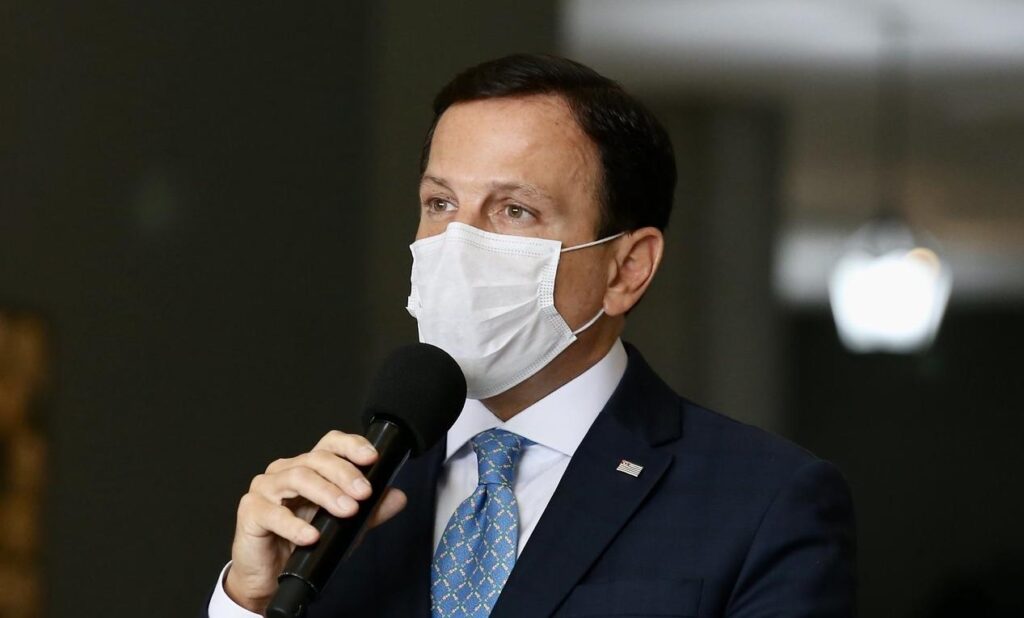 O Governador prevê que a produção de 15 milhões de doses até dezembro