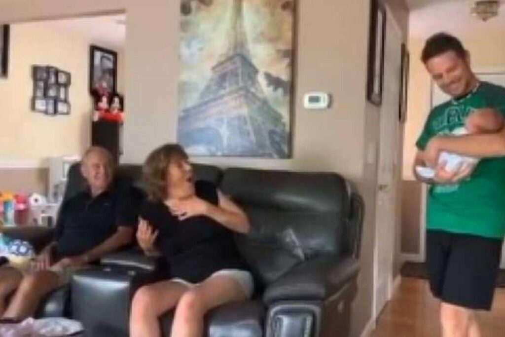 Os avós foram surpreendidos