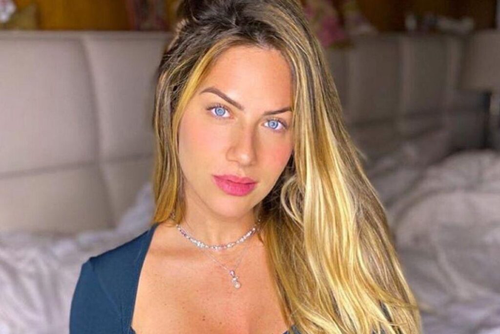 Giovanna Ewbank publica foto ao lado da filha