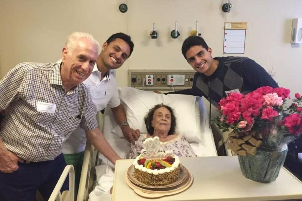 A aposentada irá completar 104 anos na quarta-feira