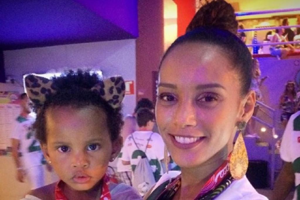 A atriz apareceu fantasiada de Jasmine