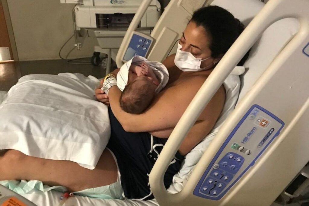 Ela descobriu que estava contaminada no momento do parto