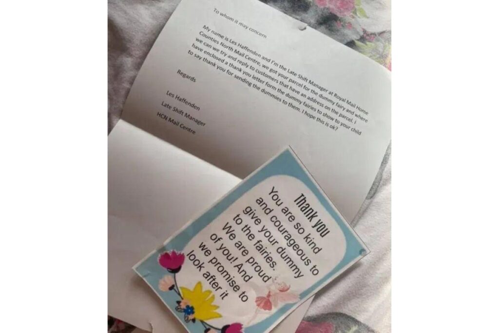 Garota recebe bilhete cheio de amor após doar roupas para ‘fadas'