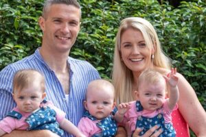 Os pais do casal resolveram ajudar