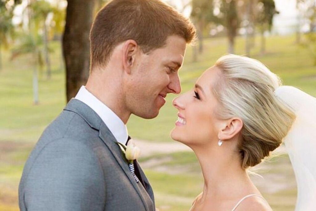 Apolícia de Queensland, Austrália, confirmou o suicídio