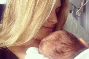 Anna se sentiu traumatiza meses após dar a luz