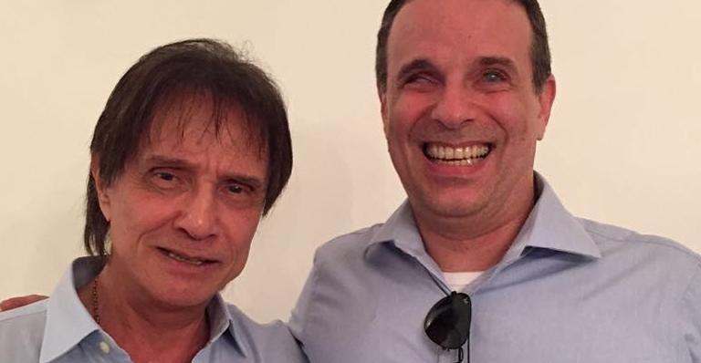 Ele falou sobre o câncer durante uma live ao lado da esposa