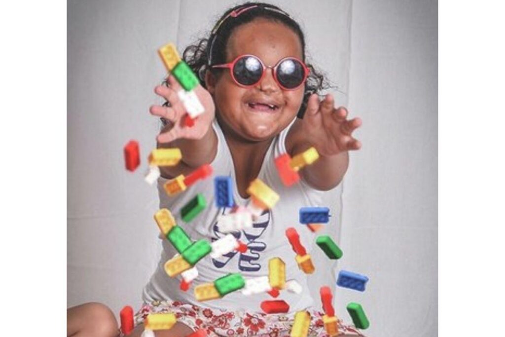 Duda aprende brincando