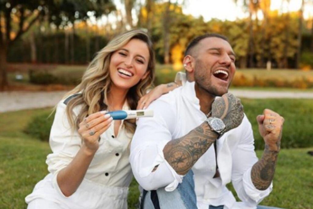 Os fãs ficaram curiosos sobre a chegada de um bebê