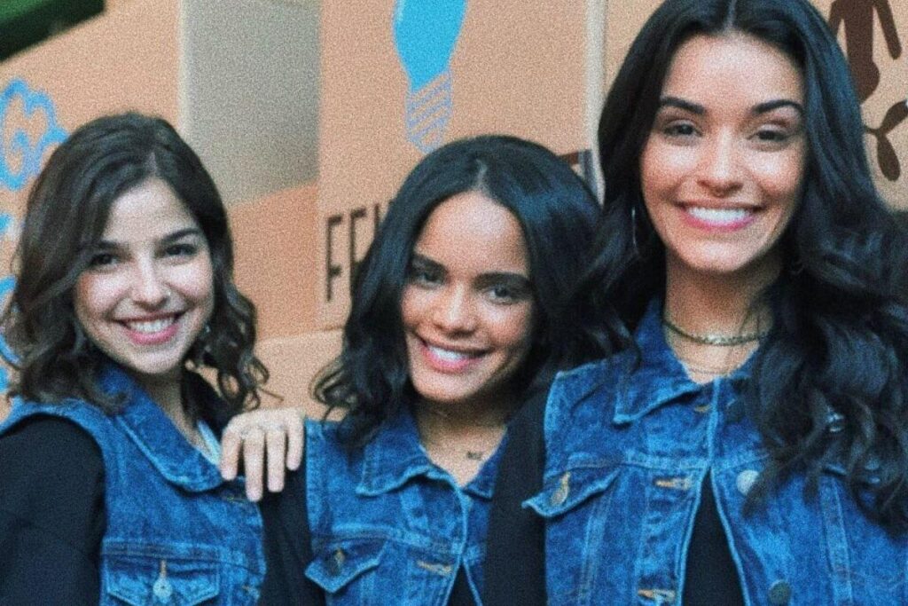 Ela está no quinto mês de gravidez