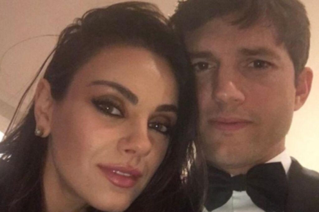 Mila e Ashton estão juntos desde 2015